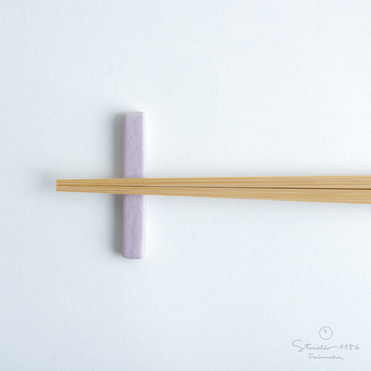 波佐見焼 JIYUシリーズ 箸置き 6cm 薄藤(うすふじ) nucca Studio1156