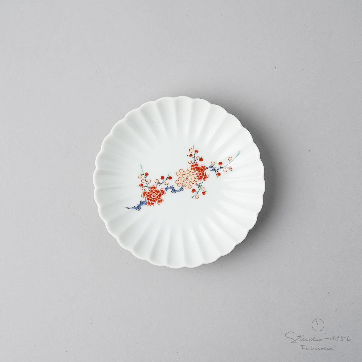 有田焼 柿右エ門写 菊型小皿 10.5cm 梅 Ojiyama Studio1156