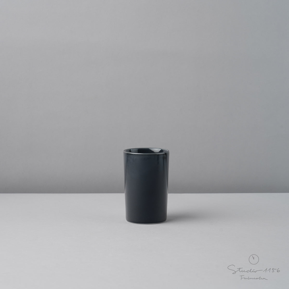 有田焼 ストレートカップ 6cm/140ml ブラック Ojiyama Studio1156