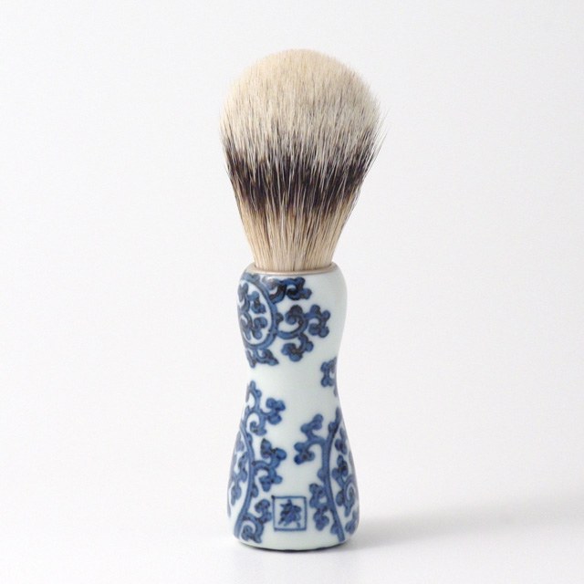 オリジナル商品 染付間取唐草 シェービング筆 13.4cm QUSAVI Studio1156