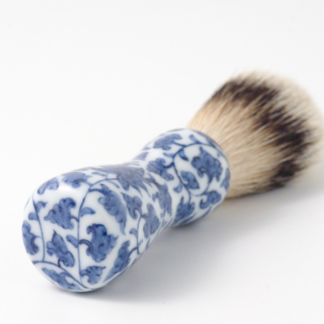 オリジナル商品 染付花唐草 シェービング筆 13.4cm QUSAVI Studio1156