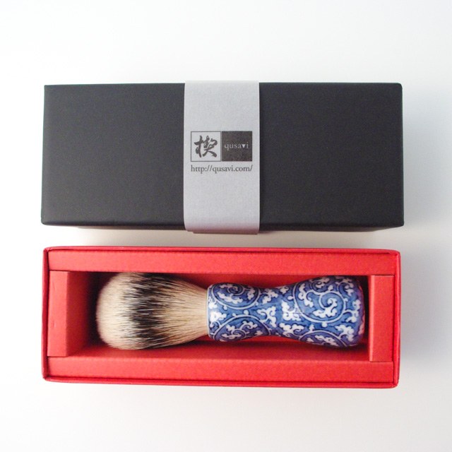オリジナル商品 染付逆唐草 シェービング筆 13.4cm QUSAVI Studio1156