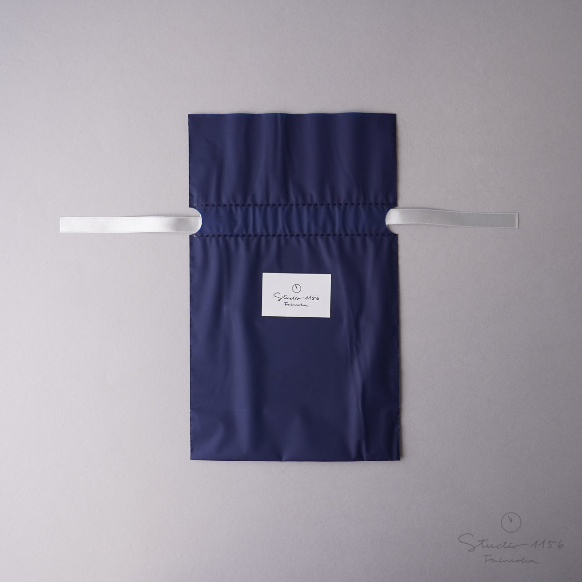 ギフトラッピング(Red/Navy/Brown) Navy QUSAVI Studio1156