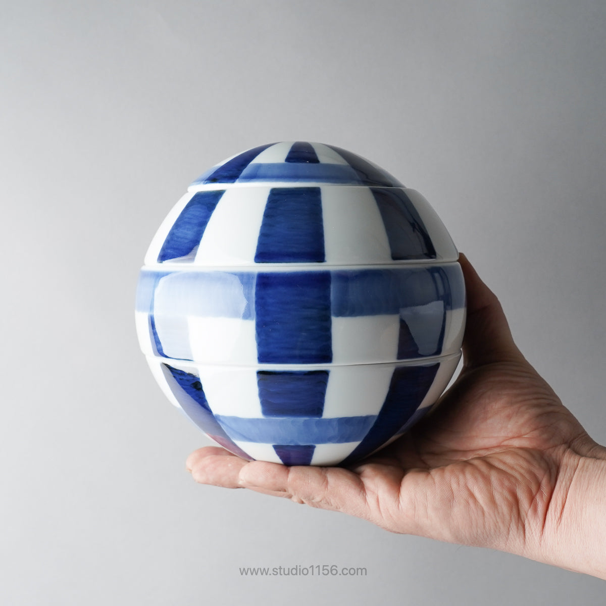 有田焼 珠型三段重 お重箱 16cm Riso Studio1156