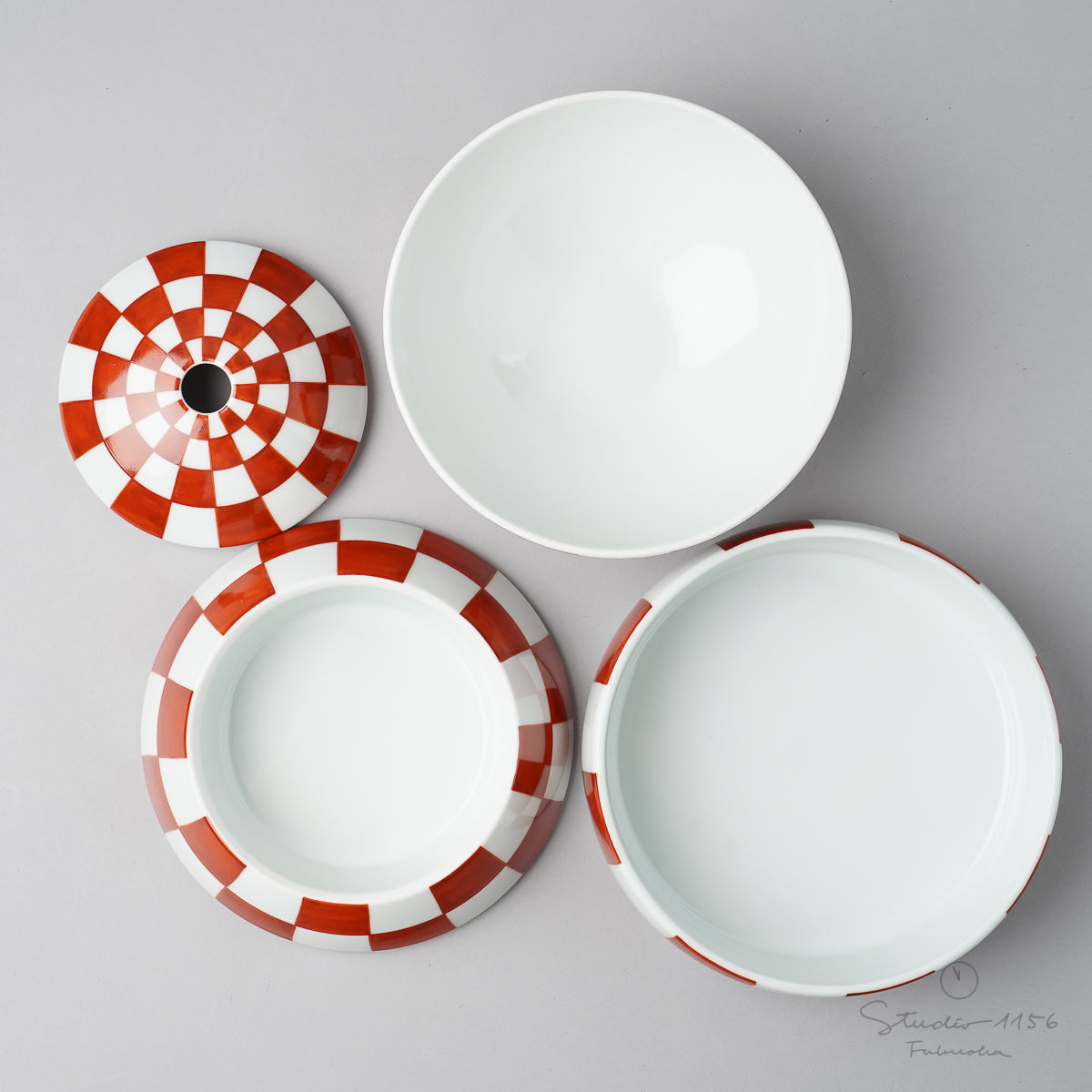 有田焼 珠型三段重 お重箱 16cm Riso Studio1156