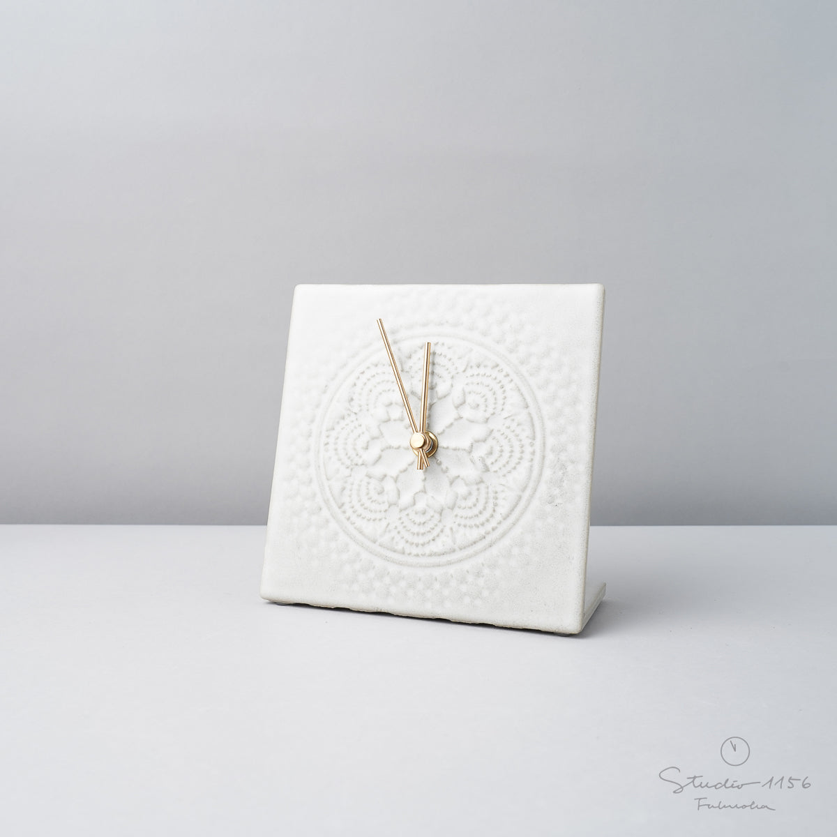 美濃焼 LACE TILE CLOCK 陶器時計 置き時計 電池付 ホワイト(LTC-1) SUGY Studio1156