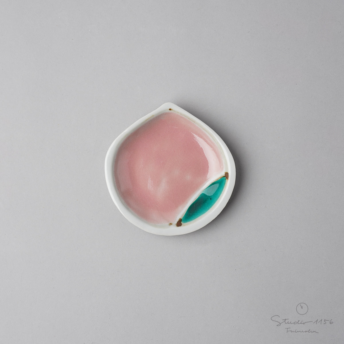 九谷焼 縁起豆皿 7~9cm もも Soukyu Studio1156