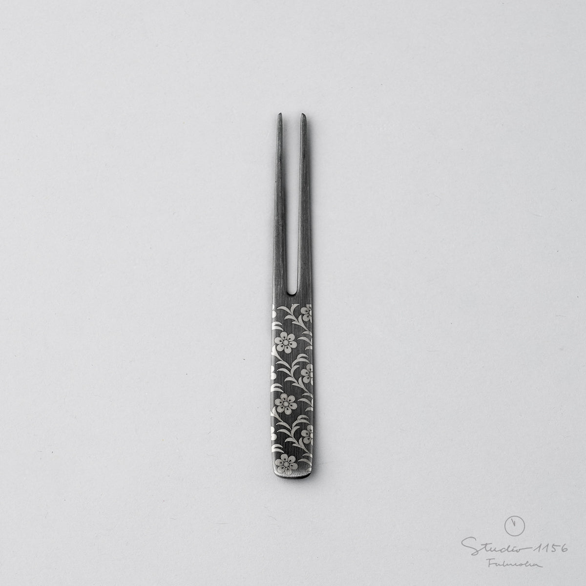 新潟燕カトラリー かんざし ピックフォーク 和柄ブラック 9cm 唐花唐草(からはなからくさ) Todai Studio1156