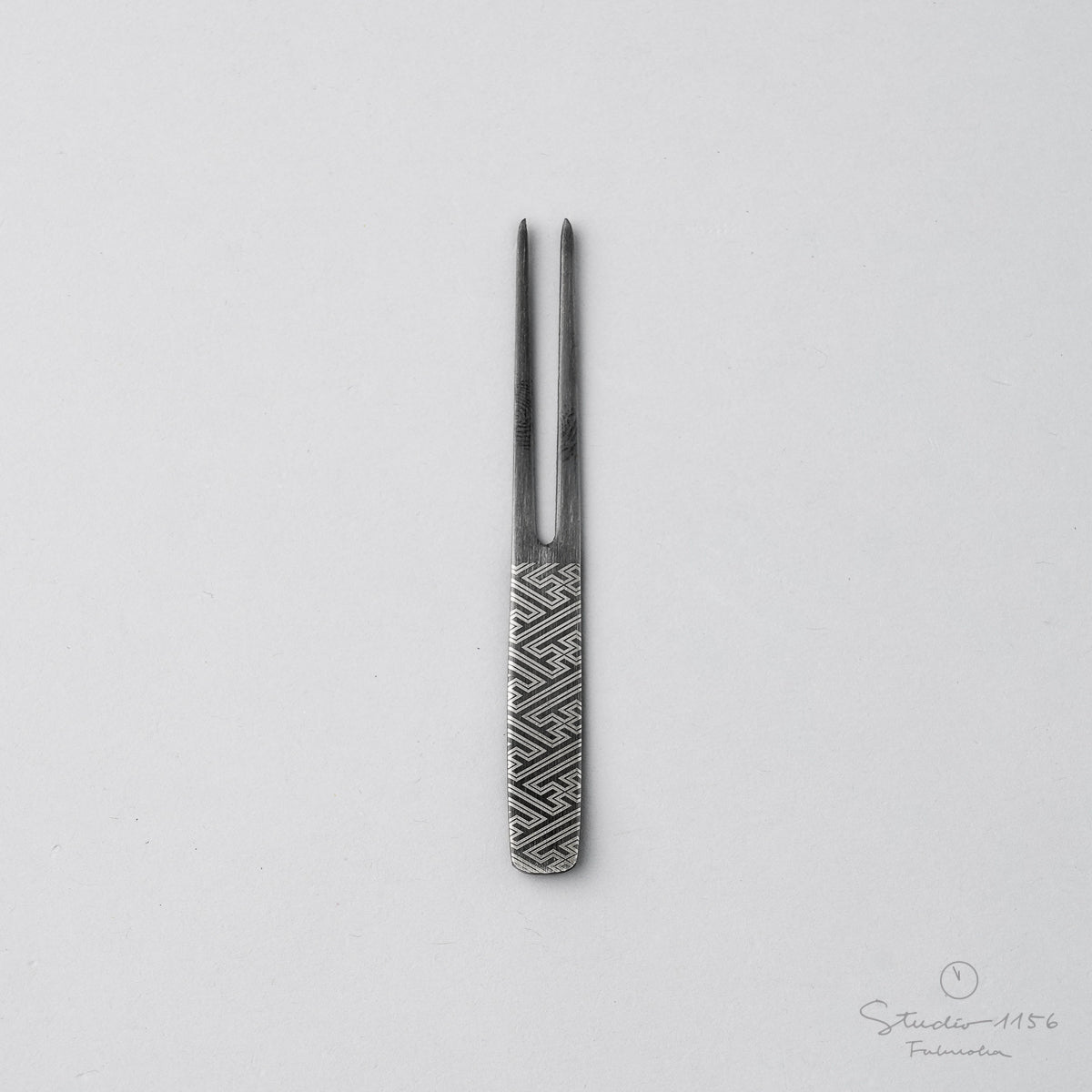 新潟燕カトラリー かんざし ピックフォーク 和柄ブラック 9cm 紗綾形(さやがた) Todai Studio1156