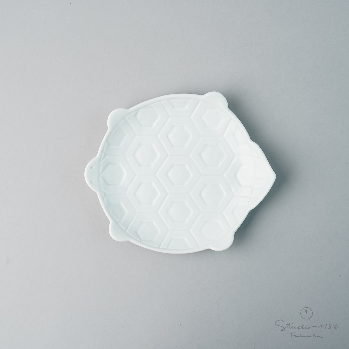 伊万里焼 亀型小皿 14.5cm 白マット Tamori Studio1156