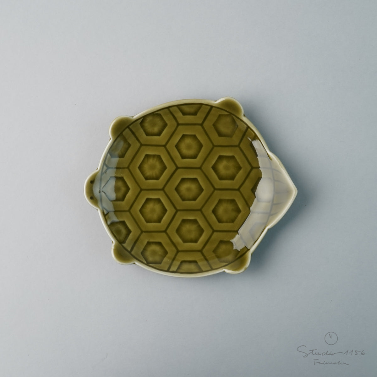 伊万里焼 亀型小皿 14.5cm 鶯茶 Tamori Studio1156