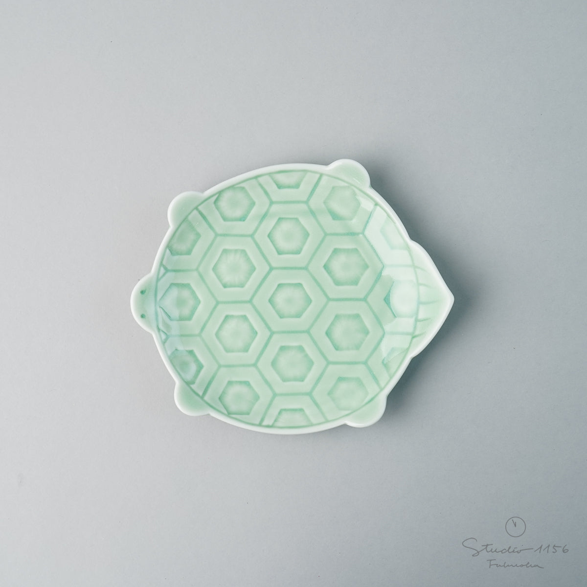 伊万里焼 亀型小皿 14.5cm もえぎ Tamori Studio1156