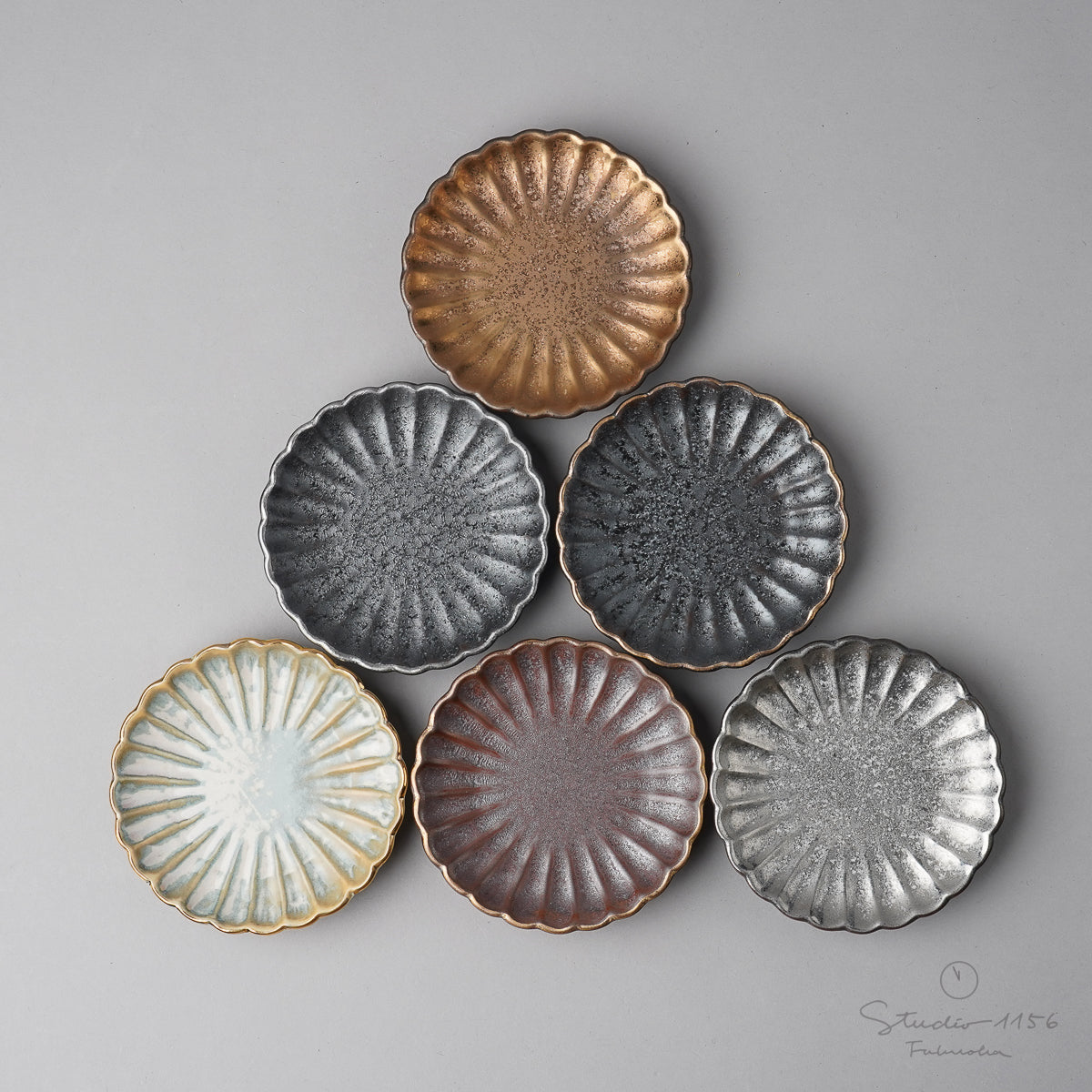 有田焼 菊型小皿 豆皿 9.5cm Touetsu Studio1156