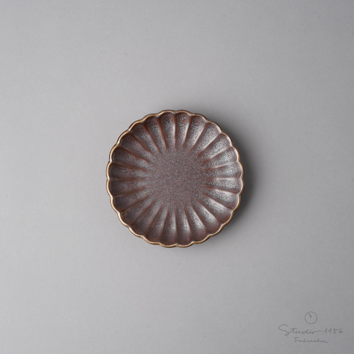 有田焼 菊型小皿 豆皿 9.5cm 紫素渕金 Touetsu Studio1156