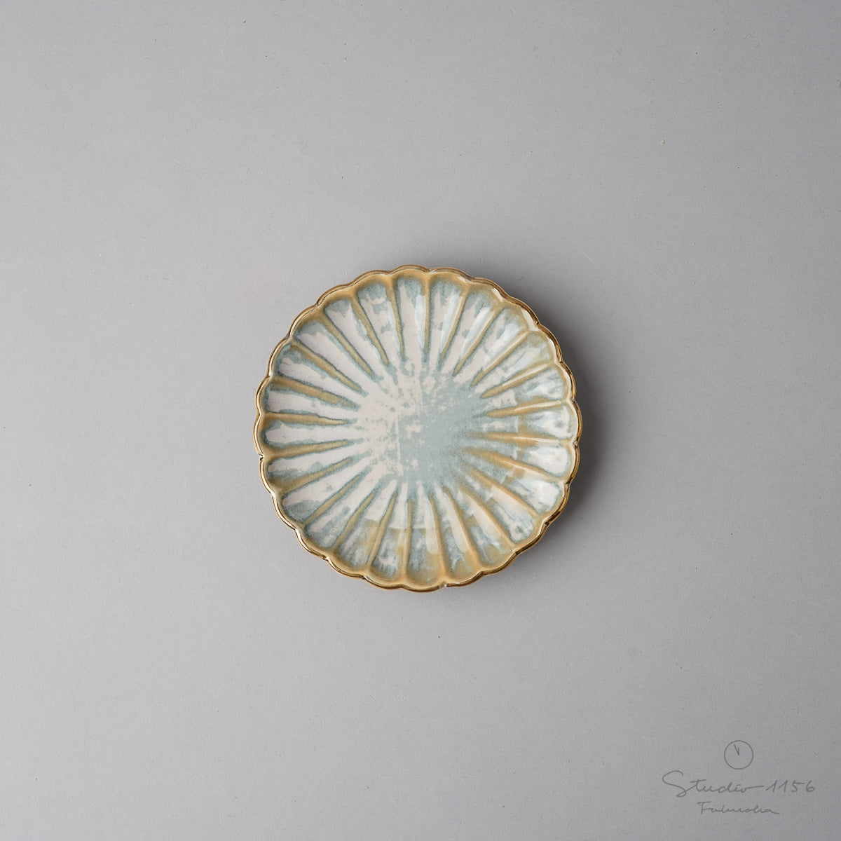 有田焼 菊型小皿 豆皿 9.5cm アースカラー渕金 Touetsu Studio1156