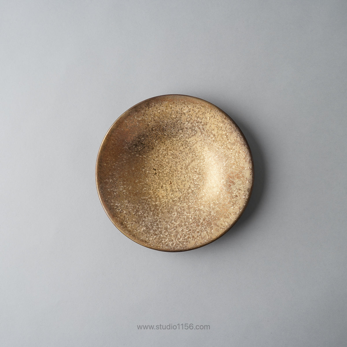 有田焼 平皿 凹プレート(S) 15cm 黒柚子金 Touetsu Studio1156