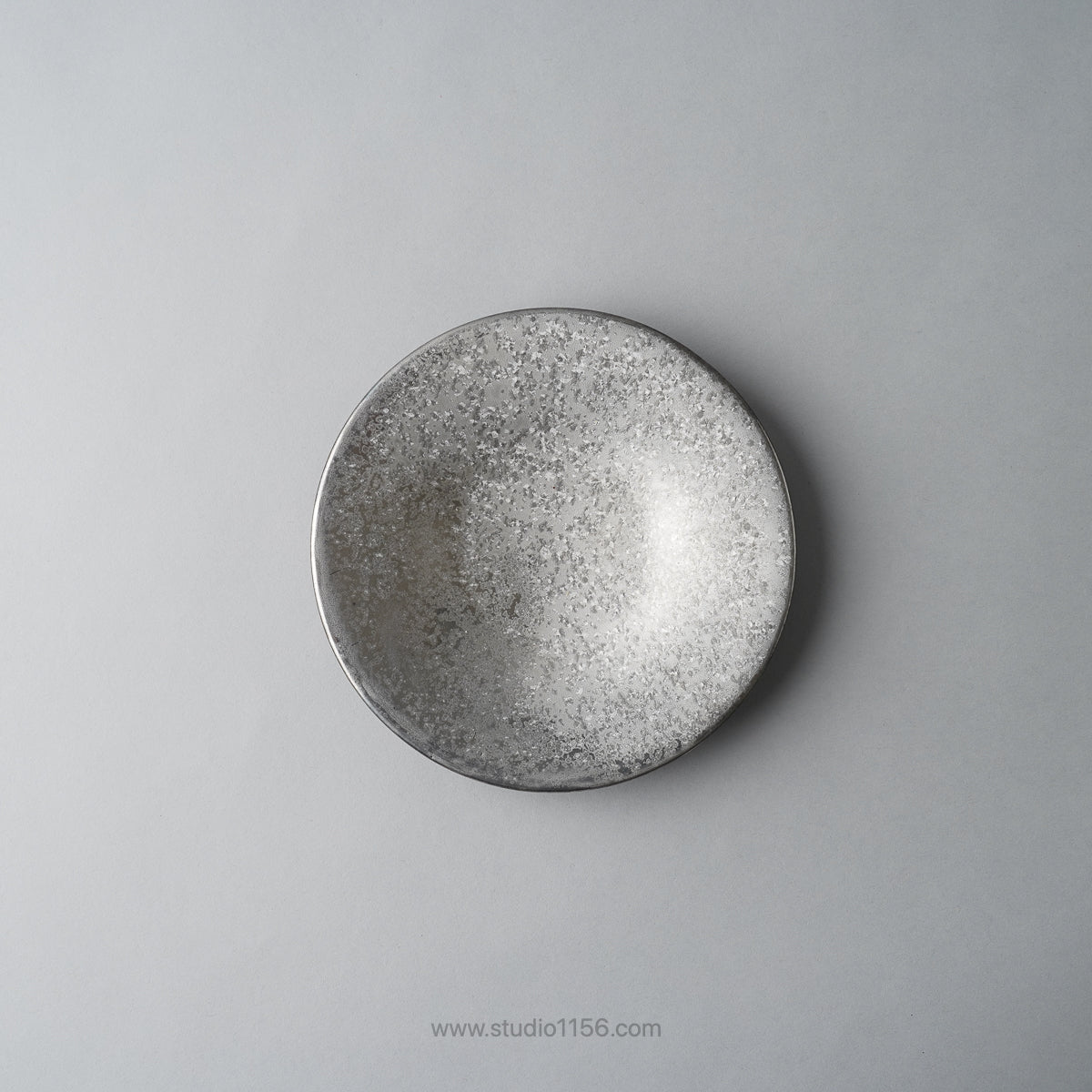 有田焼 平皿 凹プレート(S) 15cm 黒柚子銀 Touetsu Studio1156