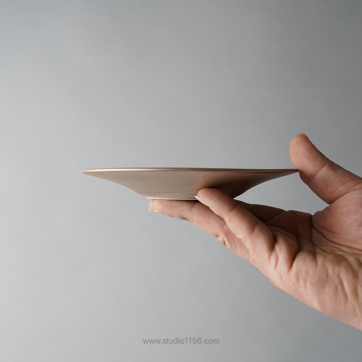 有田焼 平皿 凹プレート(S) 15cm Touetsu Studio1156