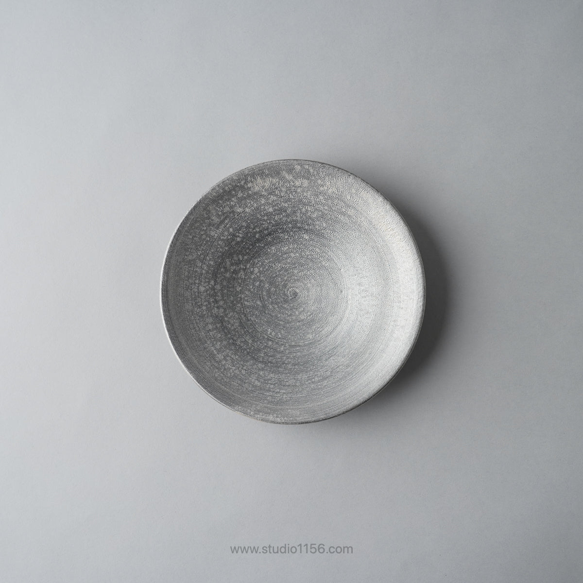 有田焼 平皿 凹プレート(S) 15cm ラフシルバー Touetsu Studio1156