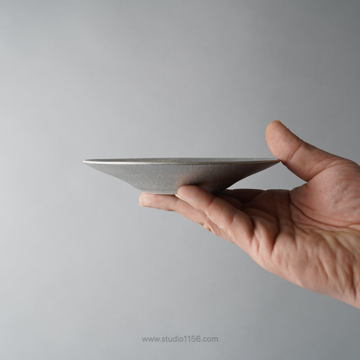 有田焼 平皿 凹プレート(S) 15cm Touetsu Studio1156