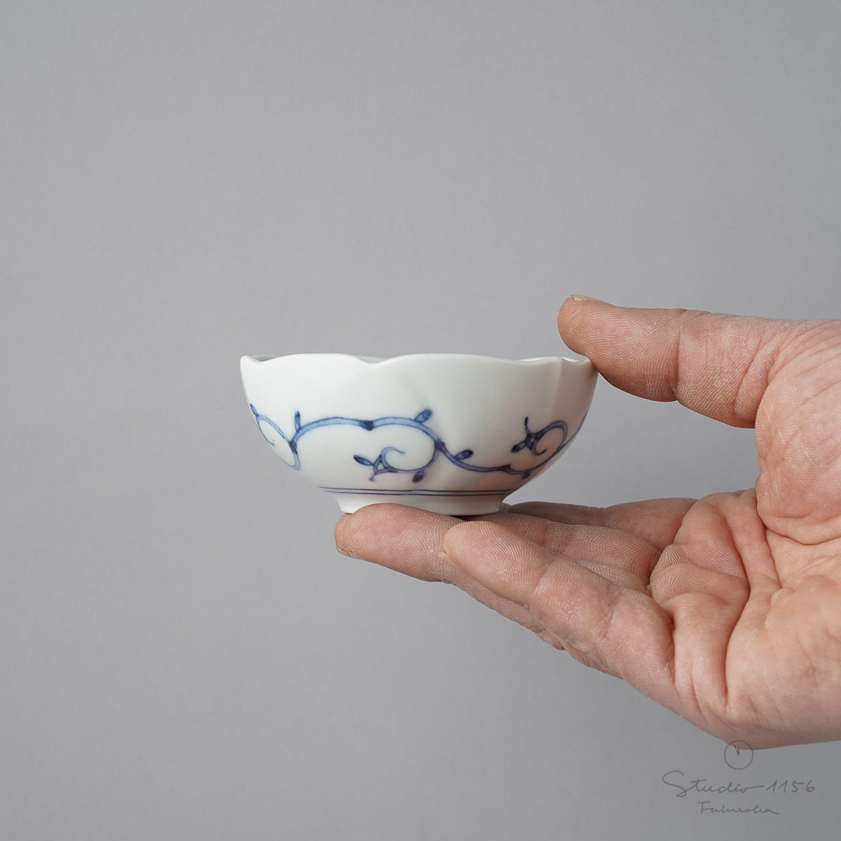 波佐見焼 染付五弁花唐草 桔梗型小鉢 8.5cm Takayama Studio1156