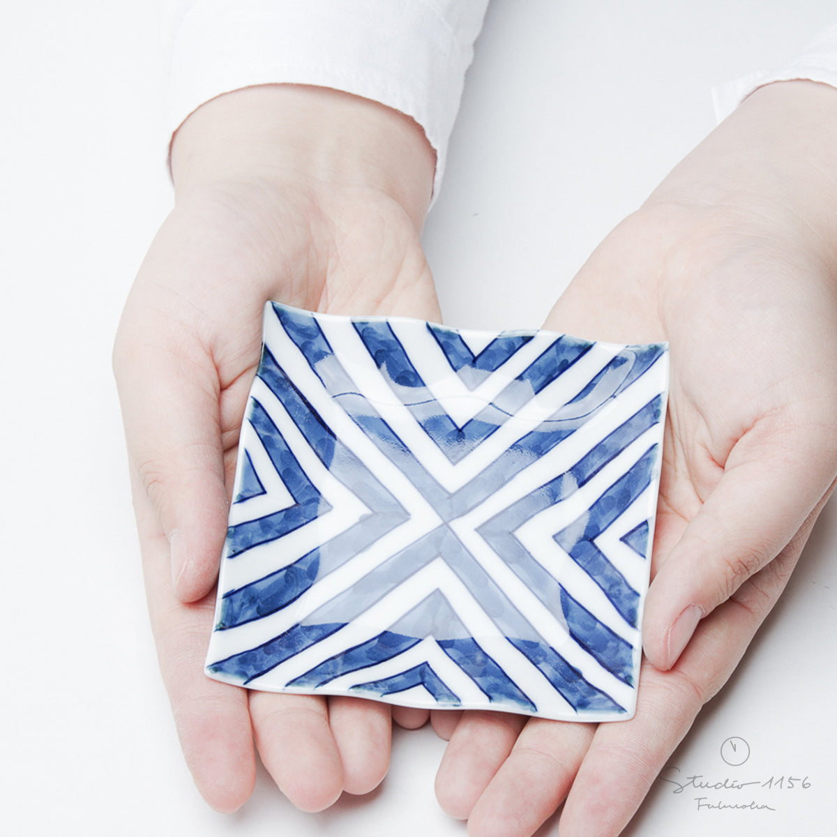 有田焼 染付 濃菱線 角小皿 10.5cm Teizan Studio1156