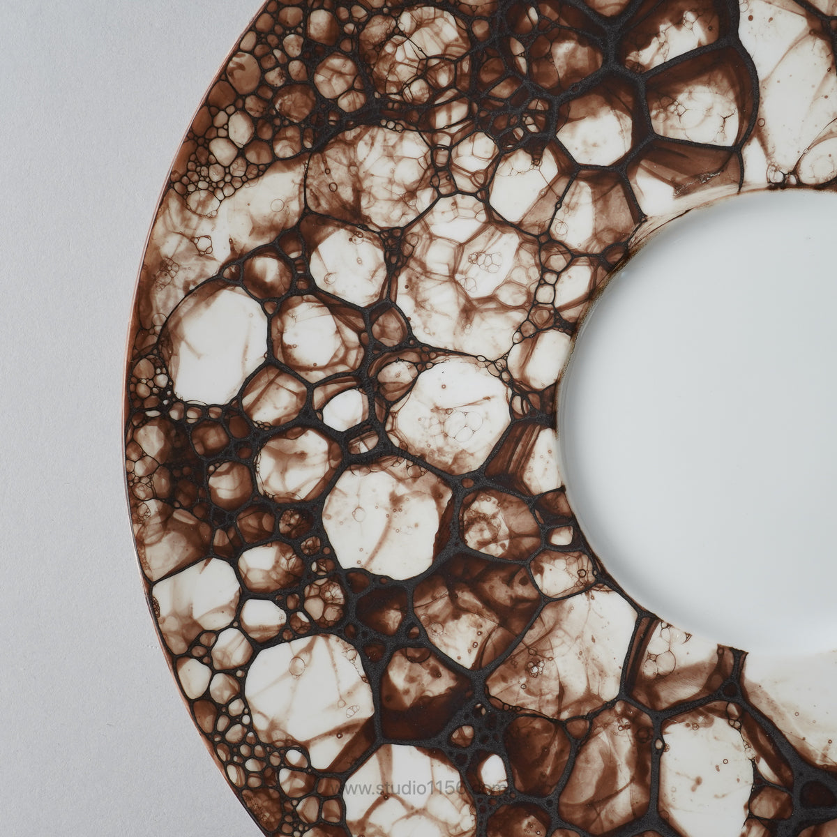 有田焼 泡シリーズ ワイドリムプレート 30cm 錆泡白 Yamahei Studio1156