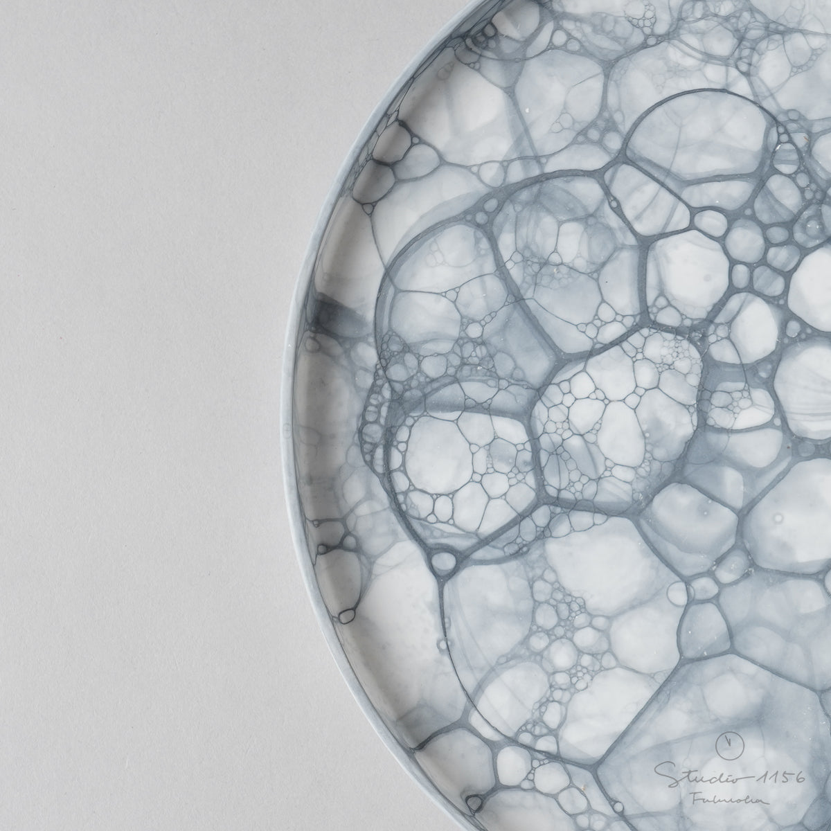 有田焼 フラットプレート w/ Straight-rim 19cm 薄墨泡白 Yamahei Studio1156