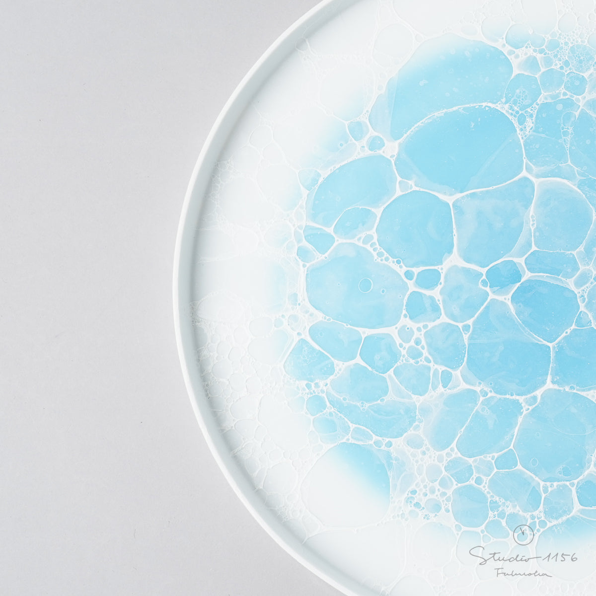 有田焼 フラットプレート w/ Straight-rim 26cm 白泡白(ブルー) Yamahei Studio1156