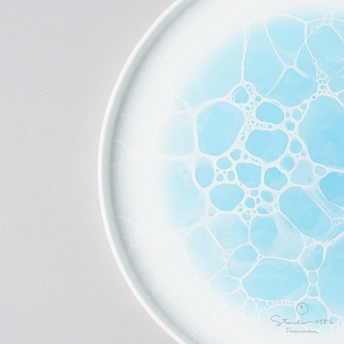有田焼 フラットプレート w/ Straight-rim 19cm 白泡白(ブルー) Yamahei Studio1156