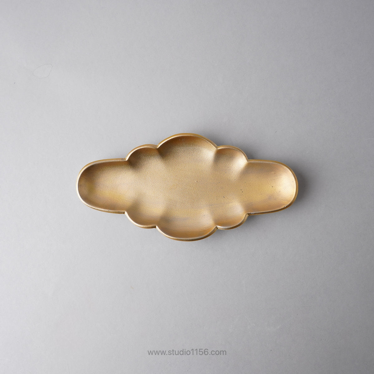 有田焼 菊菱前菜皿 20.5cm ゴールド Zuiho Studio1156