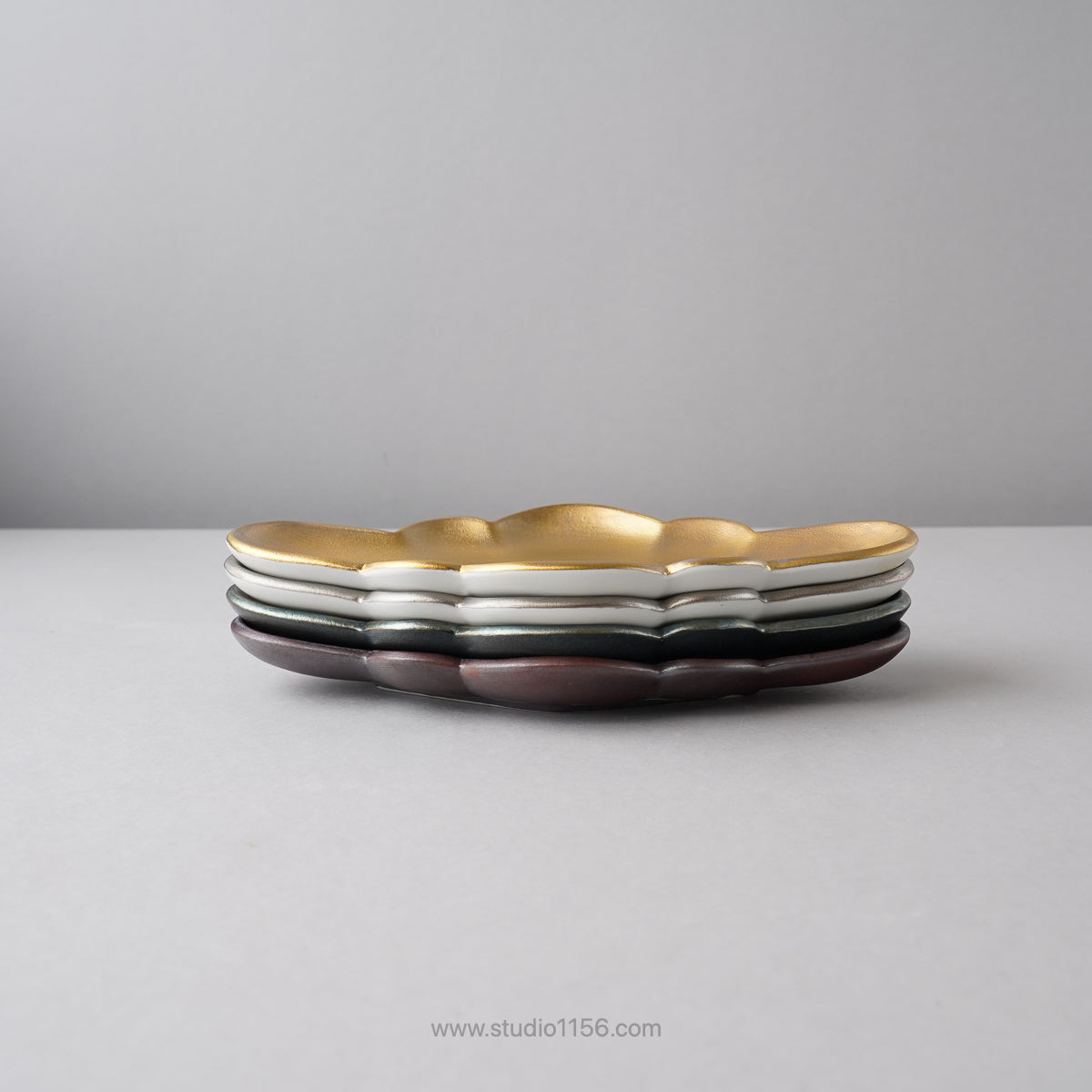 有田焼 菊菱前菜皿 20.5cm Zuiho Studio1156