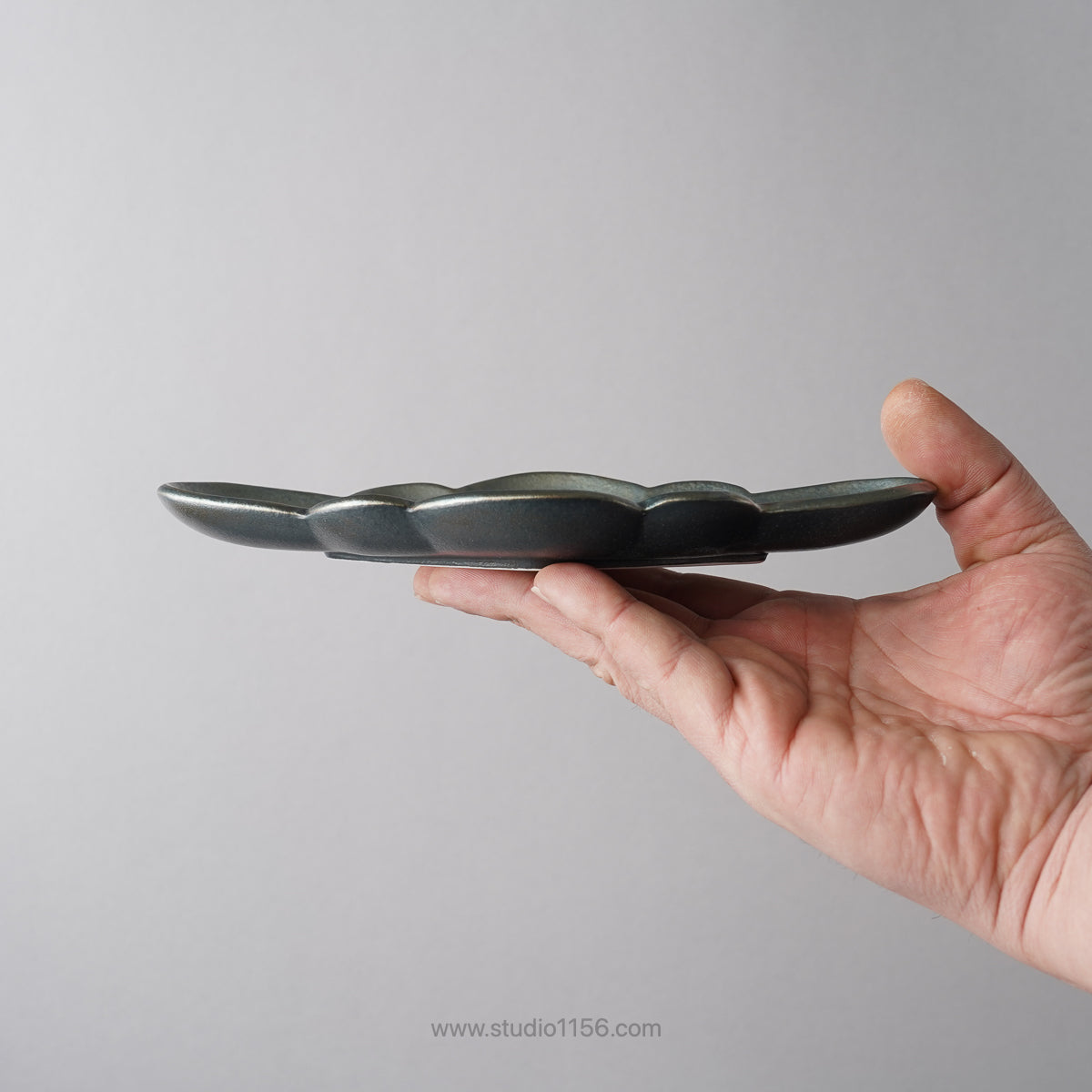 有田焼 菊菱前菜皿 20.5cm Zuiho Studio1156