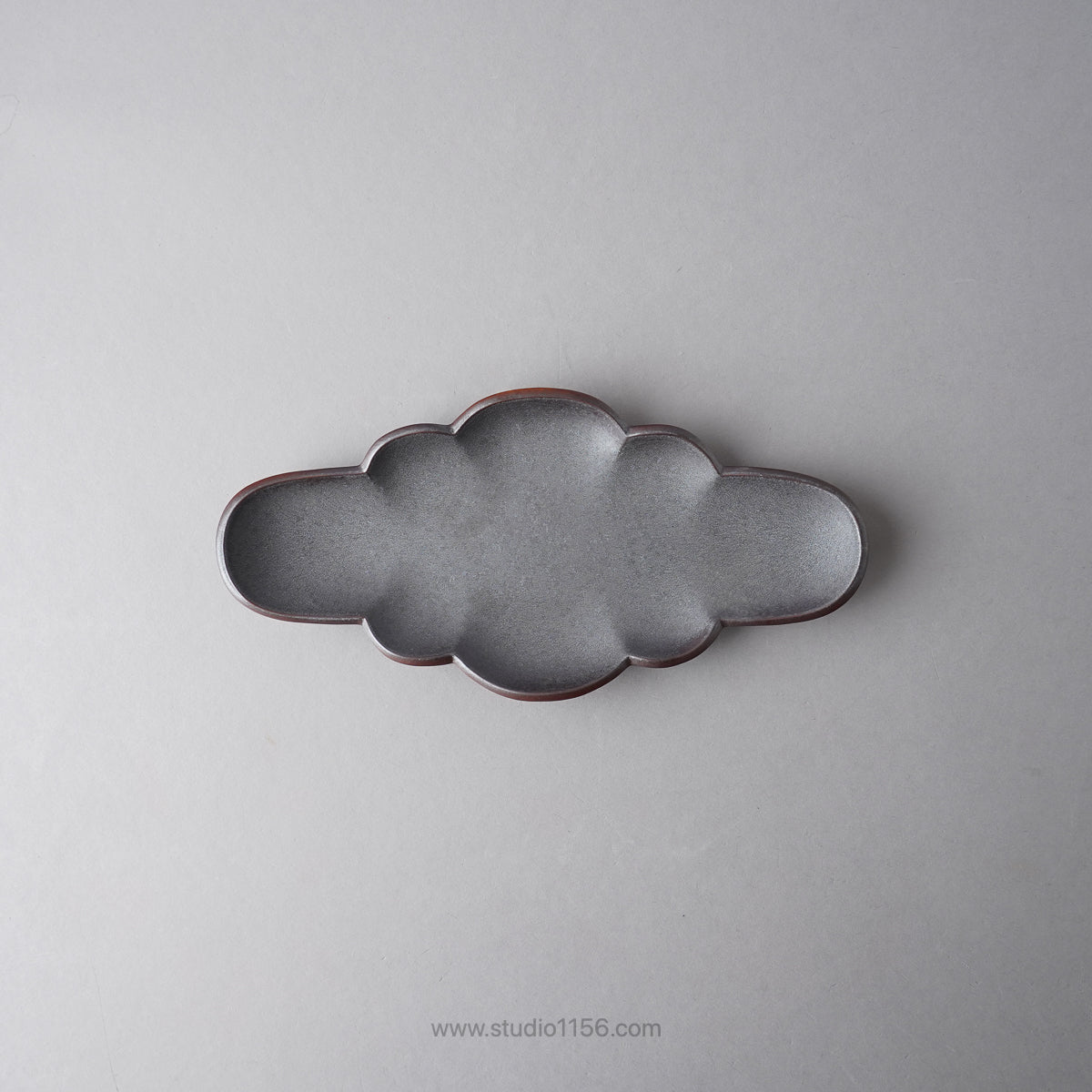 有田焼 菊菱前菜皿 20.5cm 鉄釉 Zuiho Studio1156