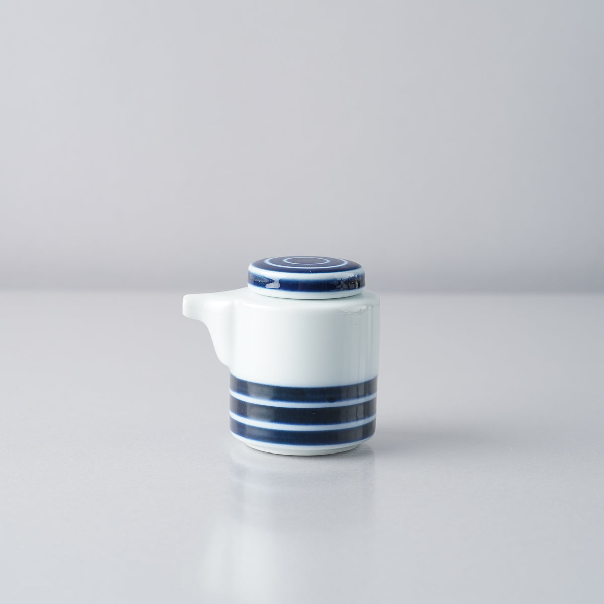 有田焼 独楽筋 タレない 醤油差(小) 45ml [数量限定] 呉須 ARITA PORCELAIN LAB Studio1156