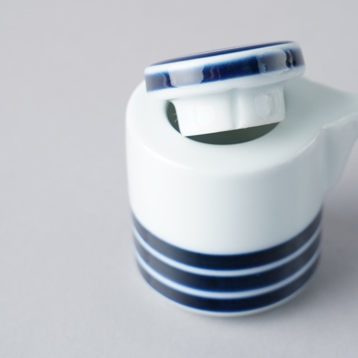 有田焼 独楽筋 タレない 醤油差(小) 45ml [数量限定] ARITA PORCELAIN LAB Studio1156