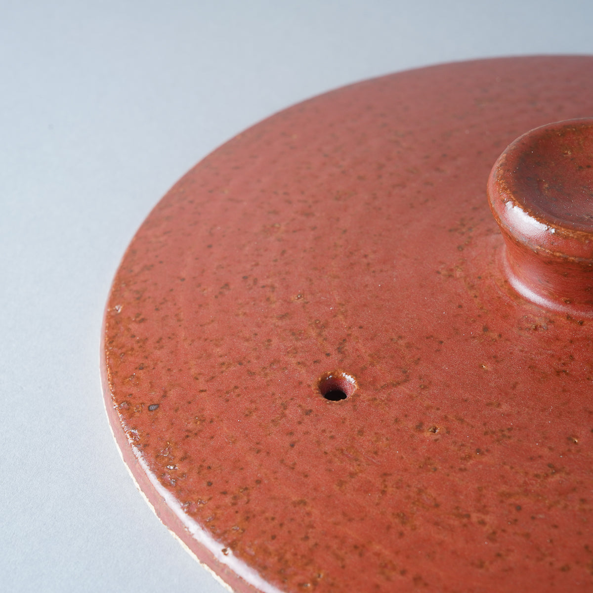 有田焼 赤釉 飛び鉋釜型鍋 五合炊き ご飯土鍋 24.5cm [オーブン直火対応] Anraku Studio1156