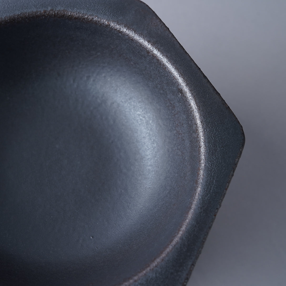 有田焼 黒土錆黒 六角ボウル 11.5cm/100ml [オーブン直火対応] Anraku Studio1156