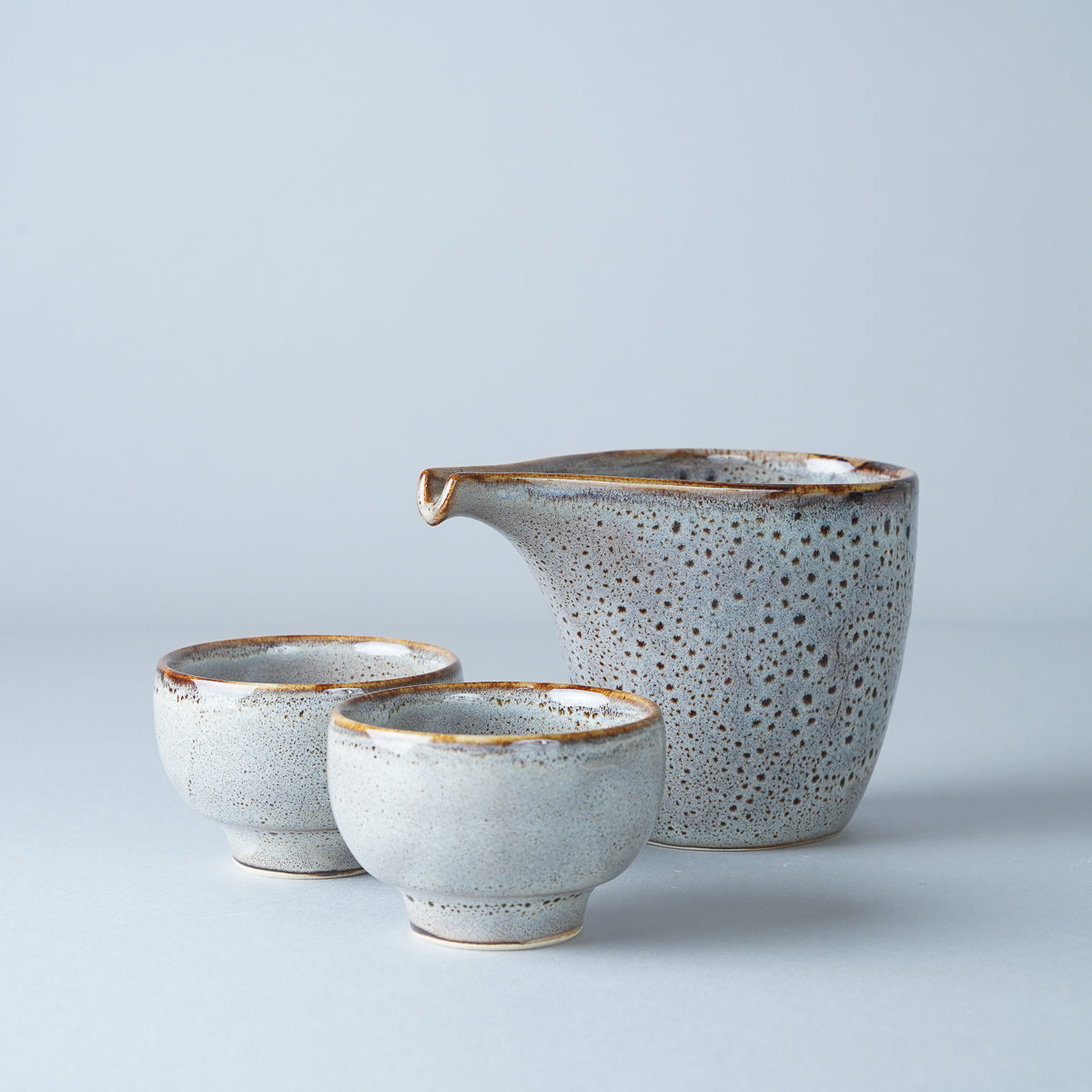 波佐見焼 泡白釉 片口酒器/ぐい呑 (250ml / 80ml) Chojuro Studio1156