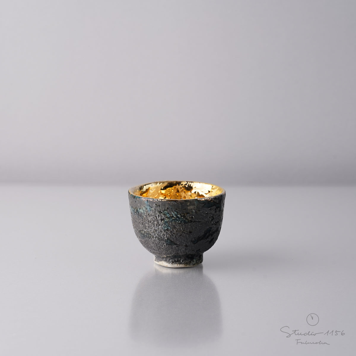 有田焼 手捻りぐい呑み 70ml 内金 Dorogama Studio1156