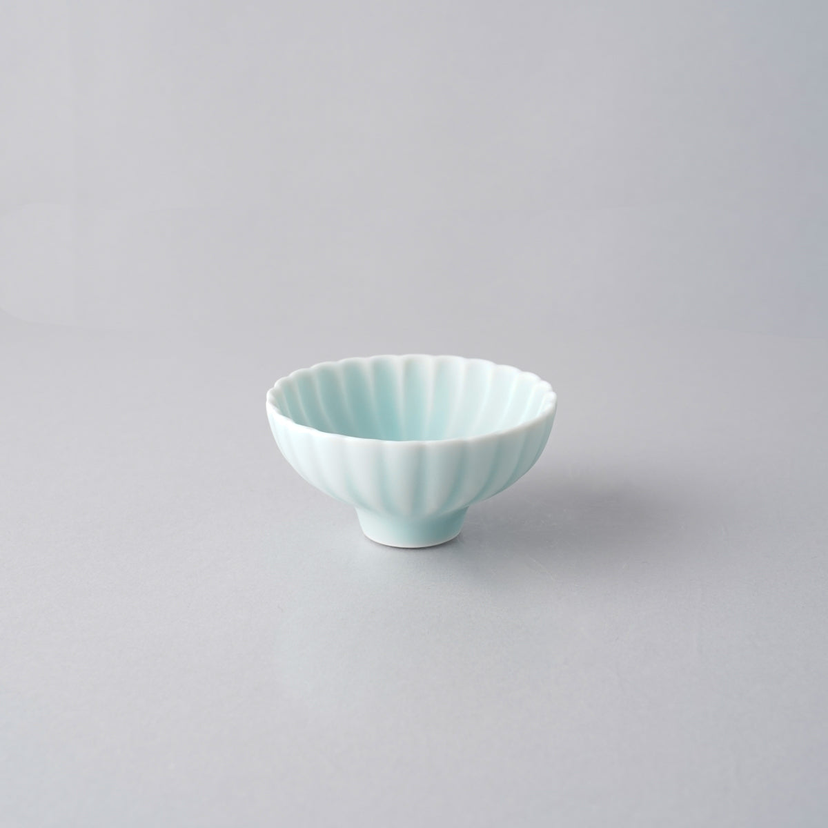 伊万里焼 モイスト 菊割盃 -爽 SOU- 50ml Hataman Studio1156
