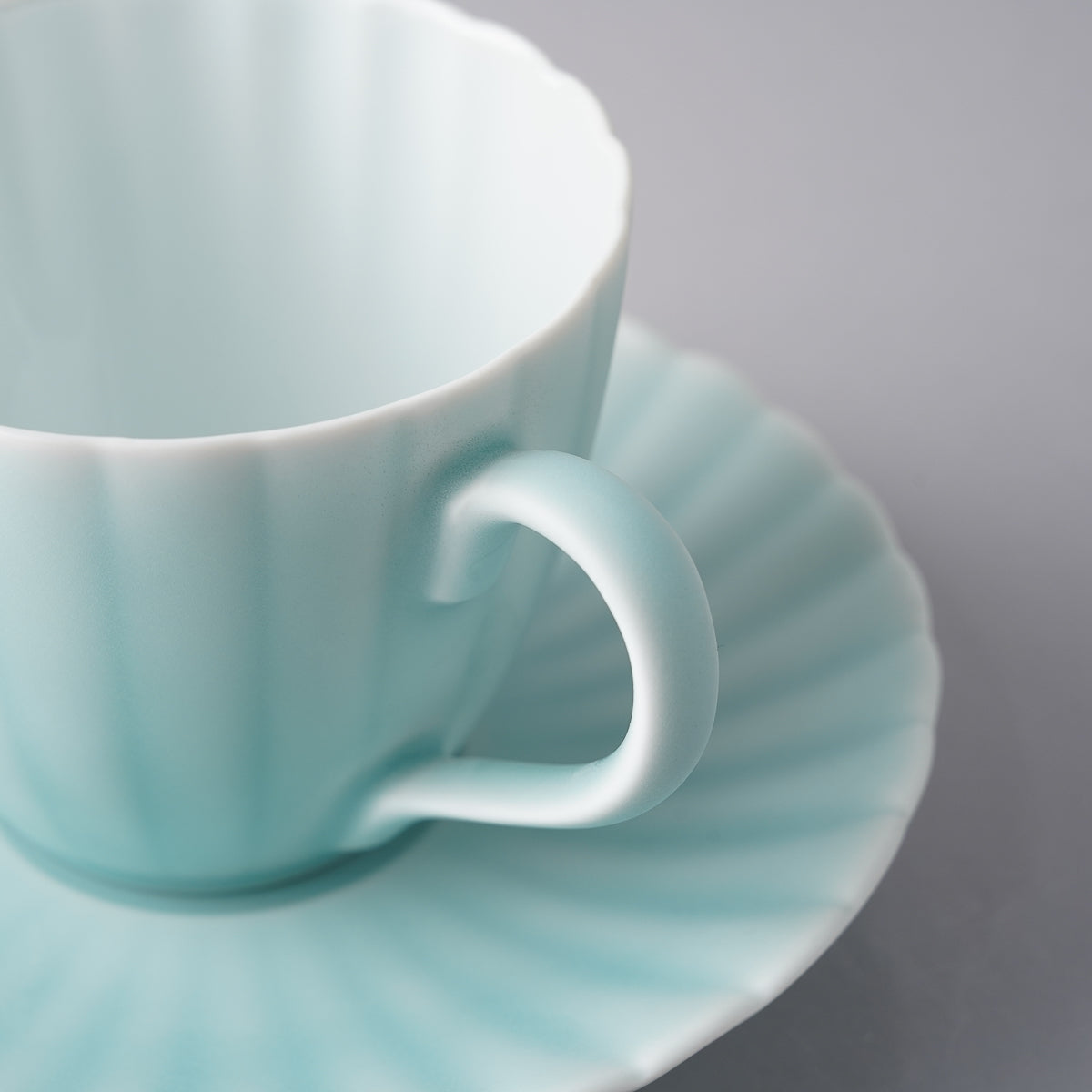 伊万里焼 モイスト青磁 菊割 コーヒーカップソーサー 240ml Hataman Studio1156