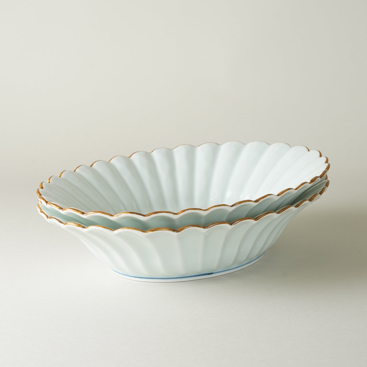 有田焼 菊型楕円鉢 古染唐草 25cm Housen Studio1156