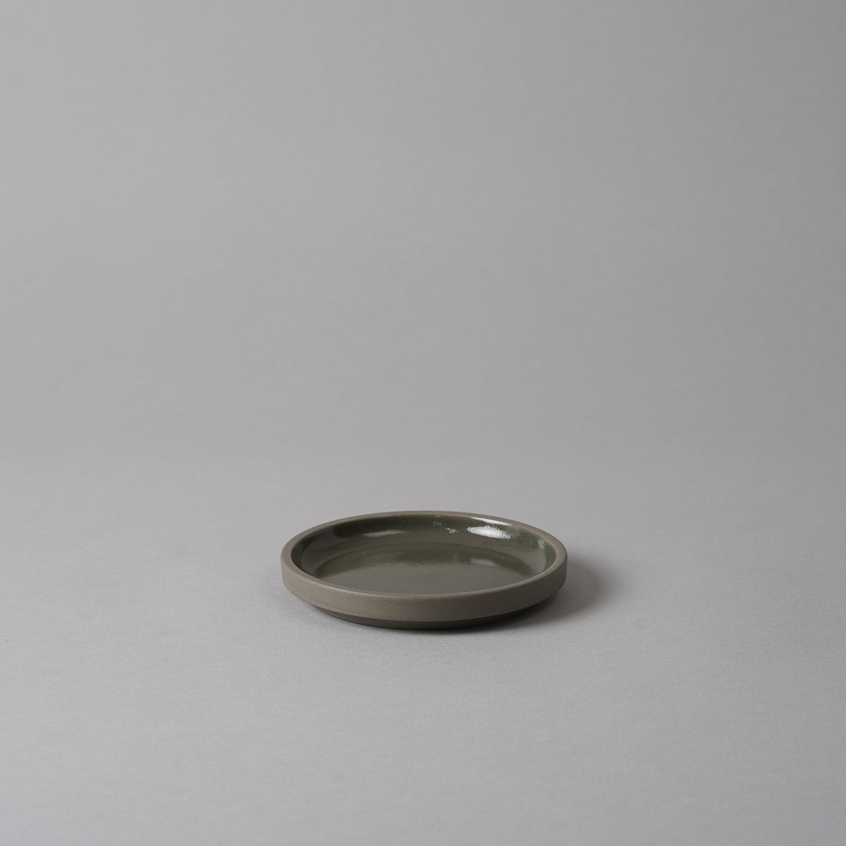 波佐見焼 HASAMI PORCELAIN GREY プレート(XS) 8.5cm Dark grey(HDG101) HASAMI PORCELAIN Studio1156