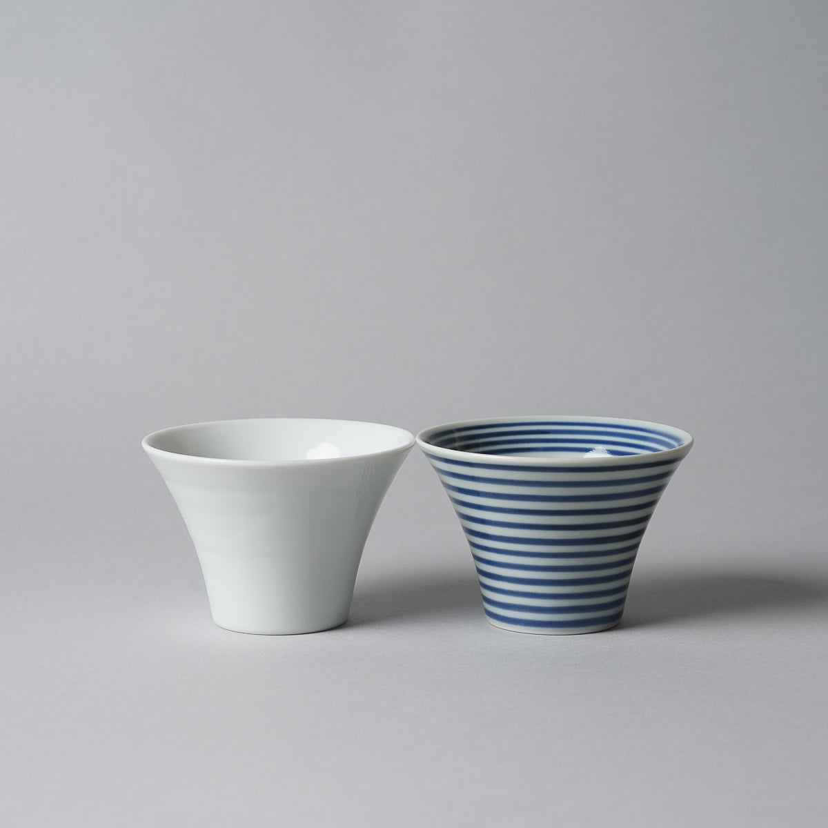 波佐見焼 いれこ碗(XS) 豆小鉢 8cm [白磁/藍駒]