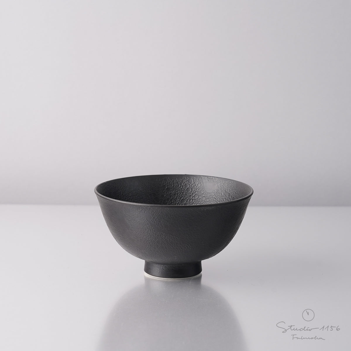 有田焼 黒泡 ごはん茶碗(大) 12cm Kichiemon Studio1156