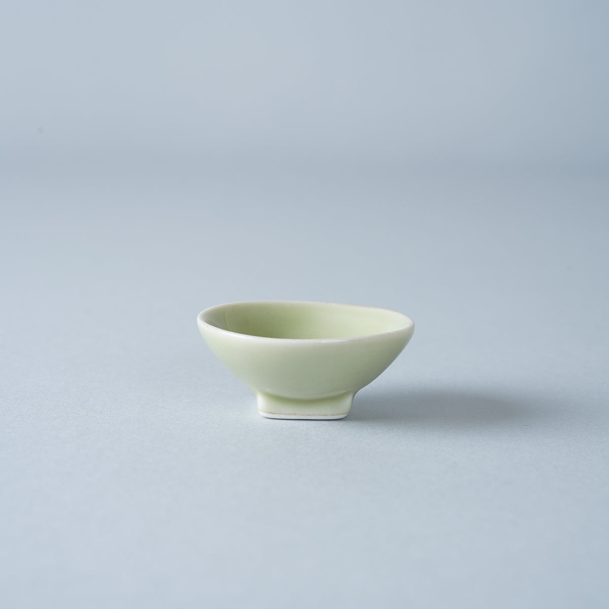 有田焼 丸プチ皿 豆皿 4.5cm 天龍青磁 Kanezen Studio1156