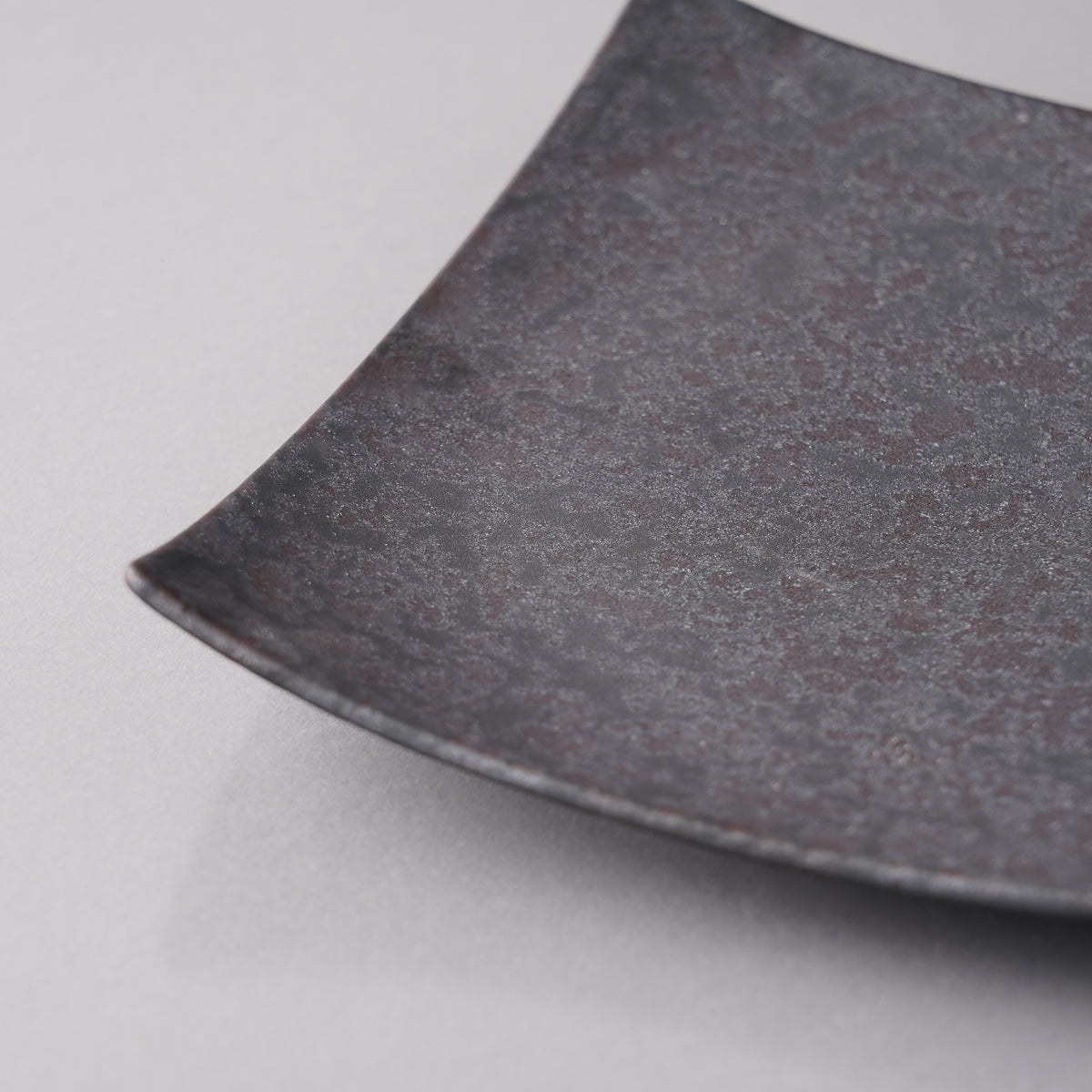 有田焼 黒錆絞り 正角皿(L) 14.5cm Kanezen Studio1156