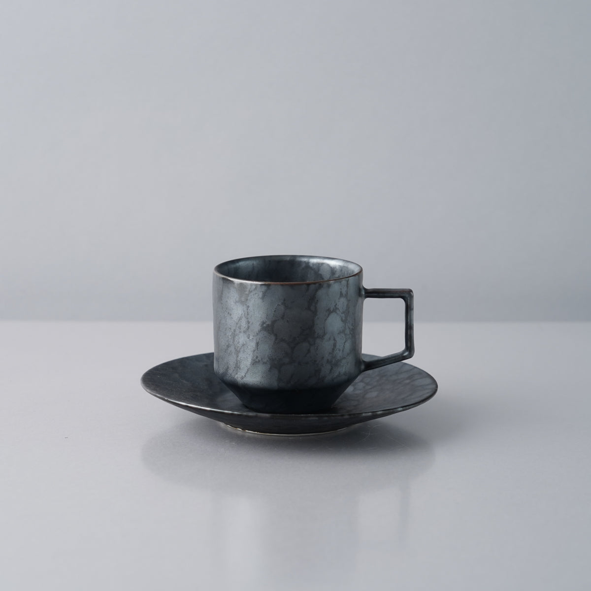 有田焼 黒錆絞りマット デミタス 130ml (カップのみソーサーのみ) Kanezen Studio1156