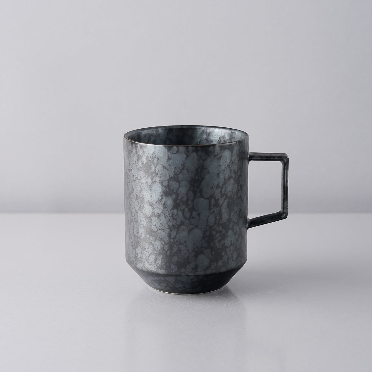 有田焼 マグカップ 380ml 黒錆絞マット Kanezen Studio1156